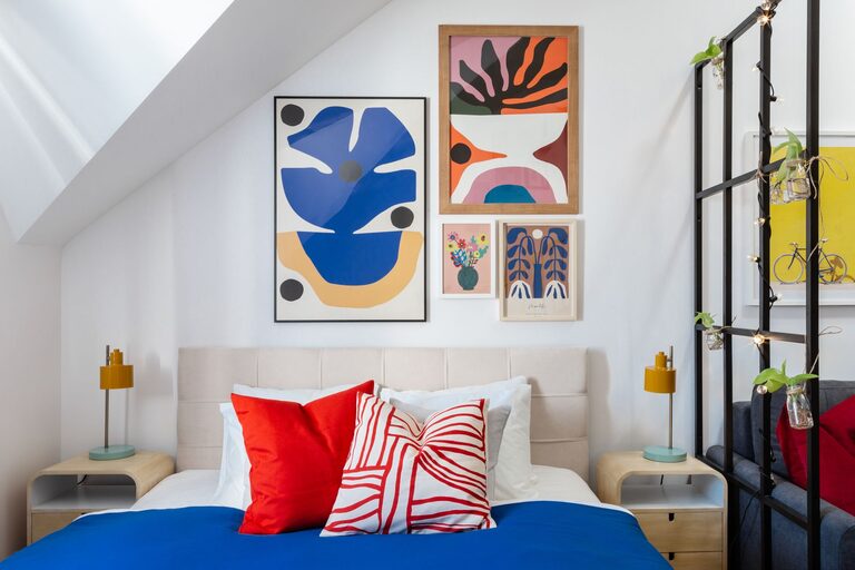 Quick Ideas to Brighten a Dark Room Effortlessly